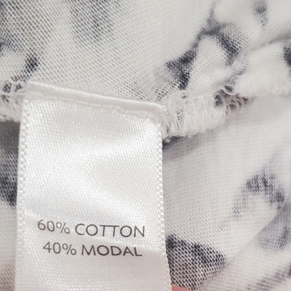 J.Jill floral cotton blend  botton up top - Picture 2 of 8